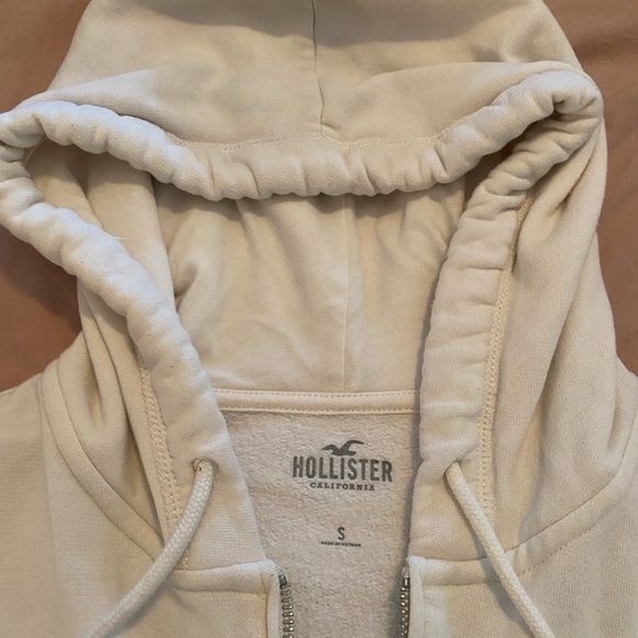 Hollister Women's Off-White Zip-Up Hoodie - Picture 3 of 5